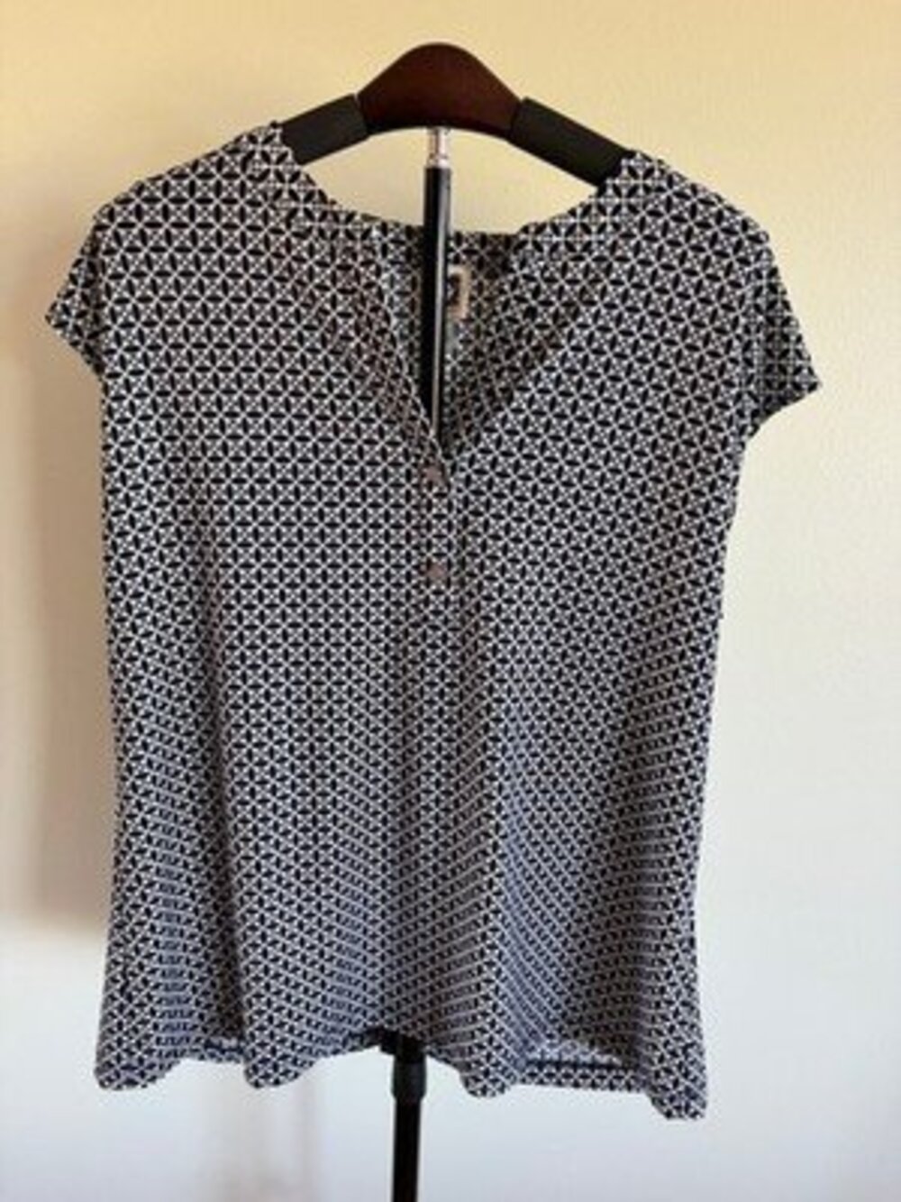 Anne Klein Blouse Womens Blue Geometric V-Neck Short Sleeve Cap Sleeves Size L